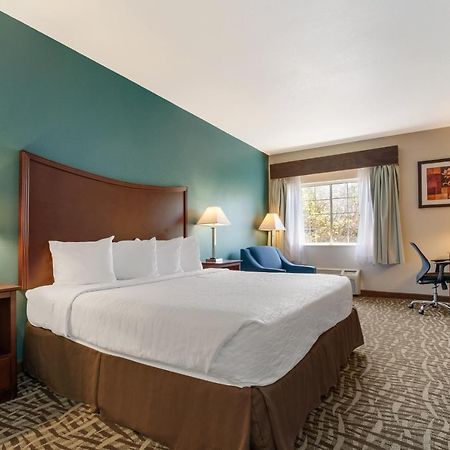 Surestay Plus Hotel By Best Western Topeka Eksteriør bilde