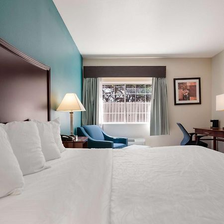 Surestay Plus Hotel By Best Western Topeka Eksteriør bilde