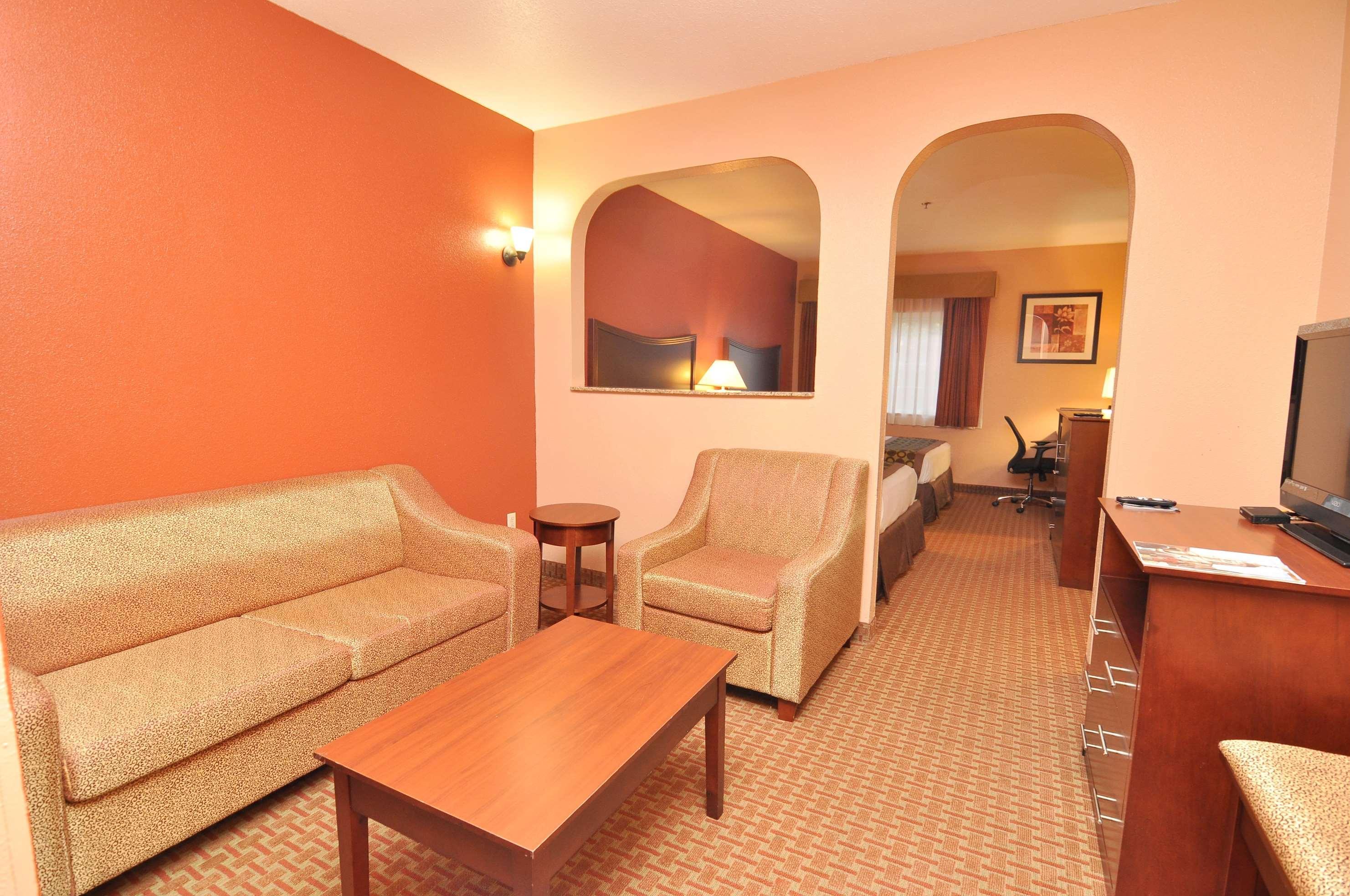 Surestay Plus Hotel By Best Western Topeka Eksteriør bilde