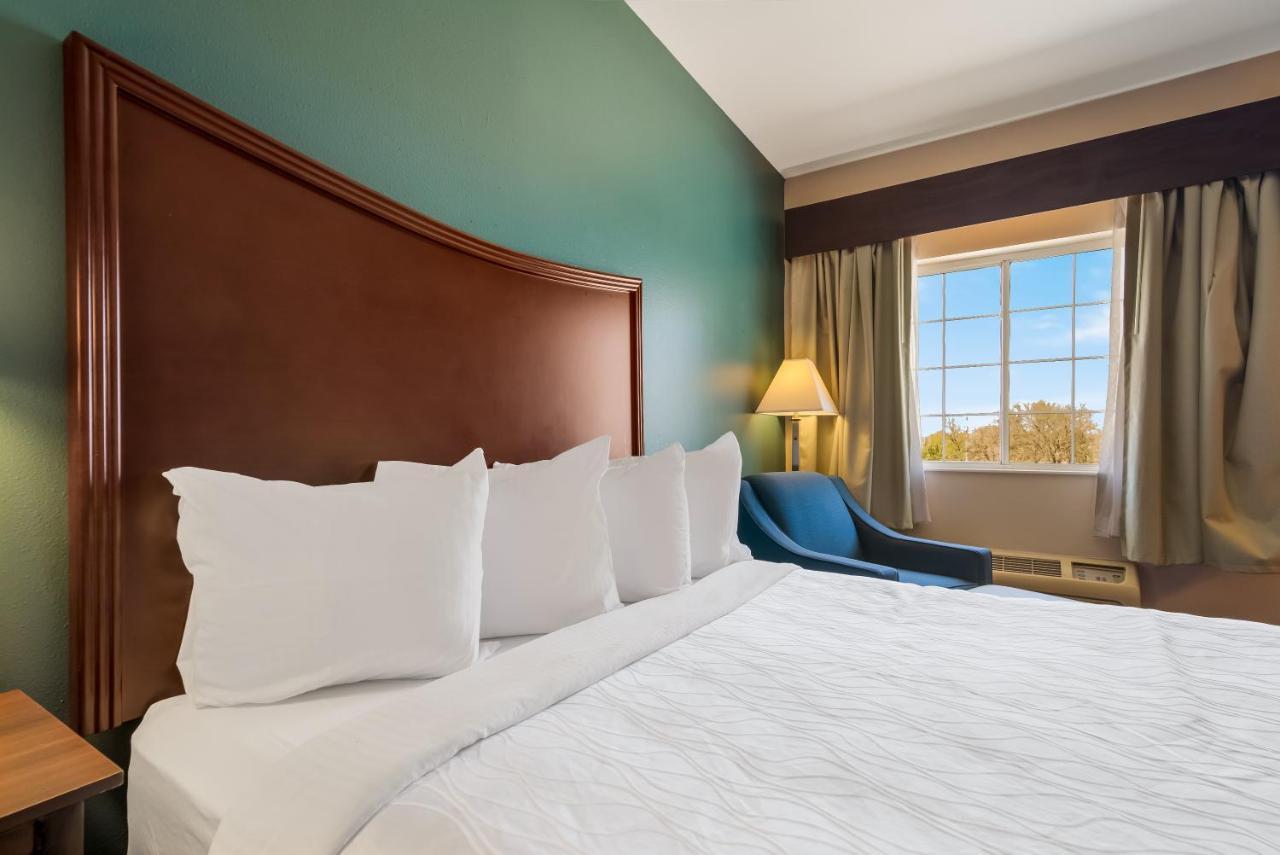 Surestay Plus Hotel By Best Western Topeka Eksteriør bilde