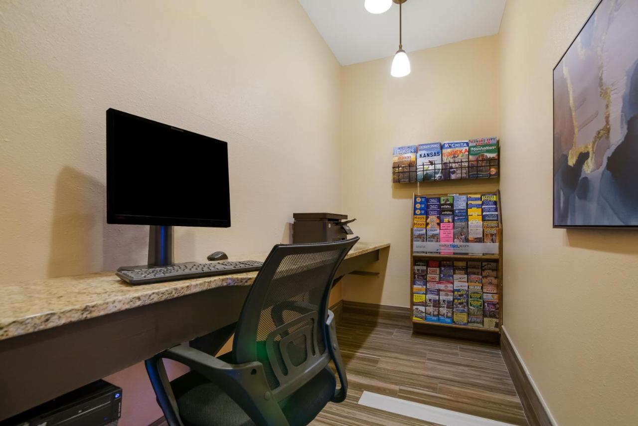 Surestay Plus Hotel By Best Western Topeka Eksteriør bilde