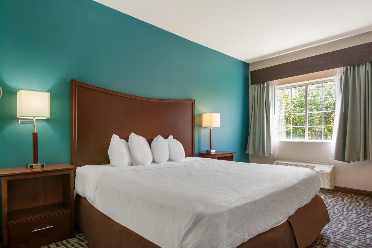 Surestay Plus Hotel By Best Western Topeka Eksteriør bilde