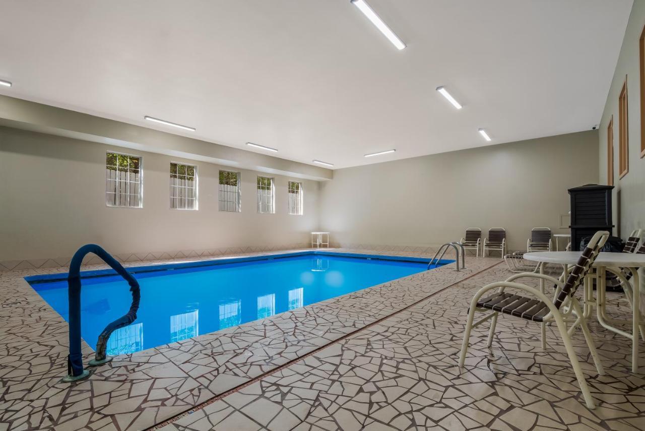 Surestay Plus Hotel By Best Western Topeka Eksteriør bilde