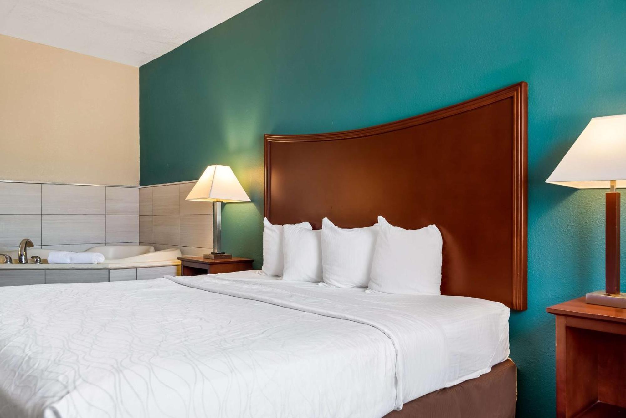 Surestay Plus Hotel By Best Western Topeka Eksteriør bilde