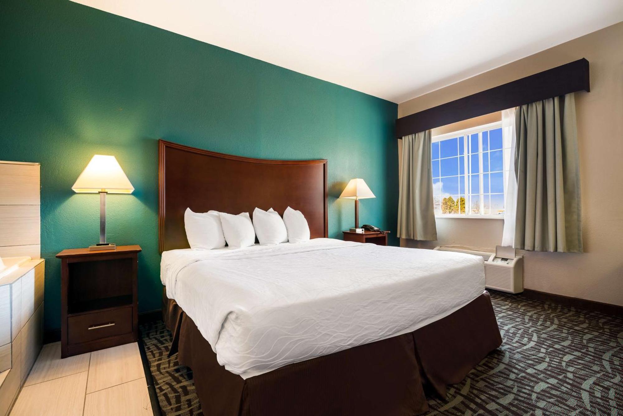 Surestay Plus Hotel By Best Western Topeka Eksteriør bilde