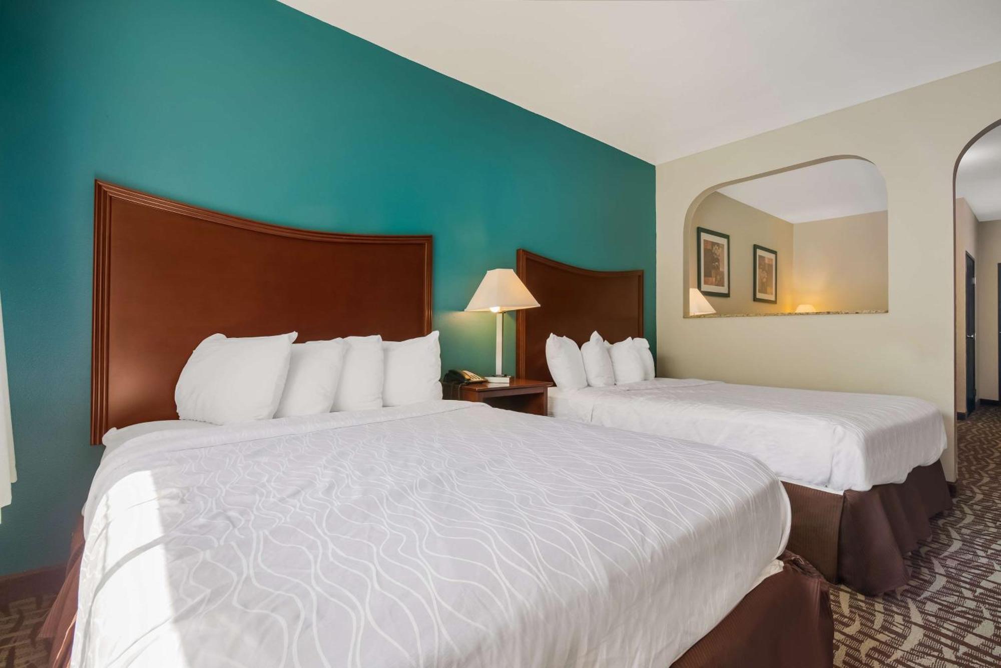 Surestay Plus Hotel By Best Western Topeka Eksteriør bilde